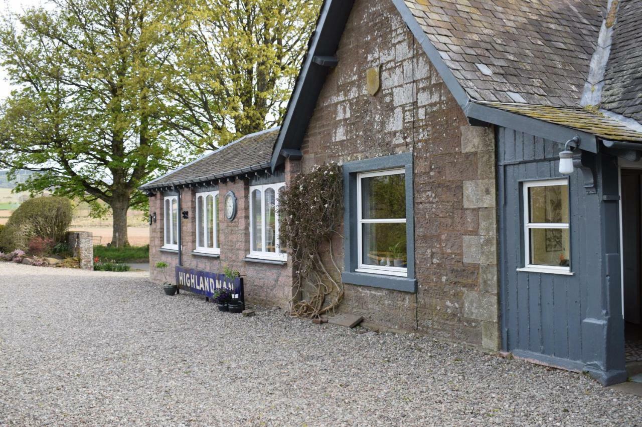 The Highlandman Station Bed & Breakfast Crieff Bagian luar foto