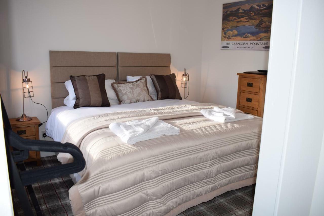 The Highlandman Station Bed & Breakfast Crieff Bagian luar foto